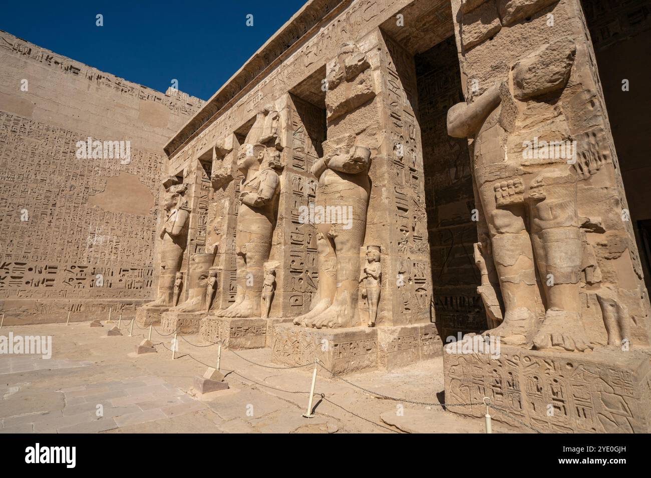 Temple Habu, Temple de Ramsès III, Louxor, Egypte. Banque D'Images