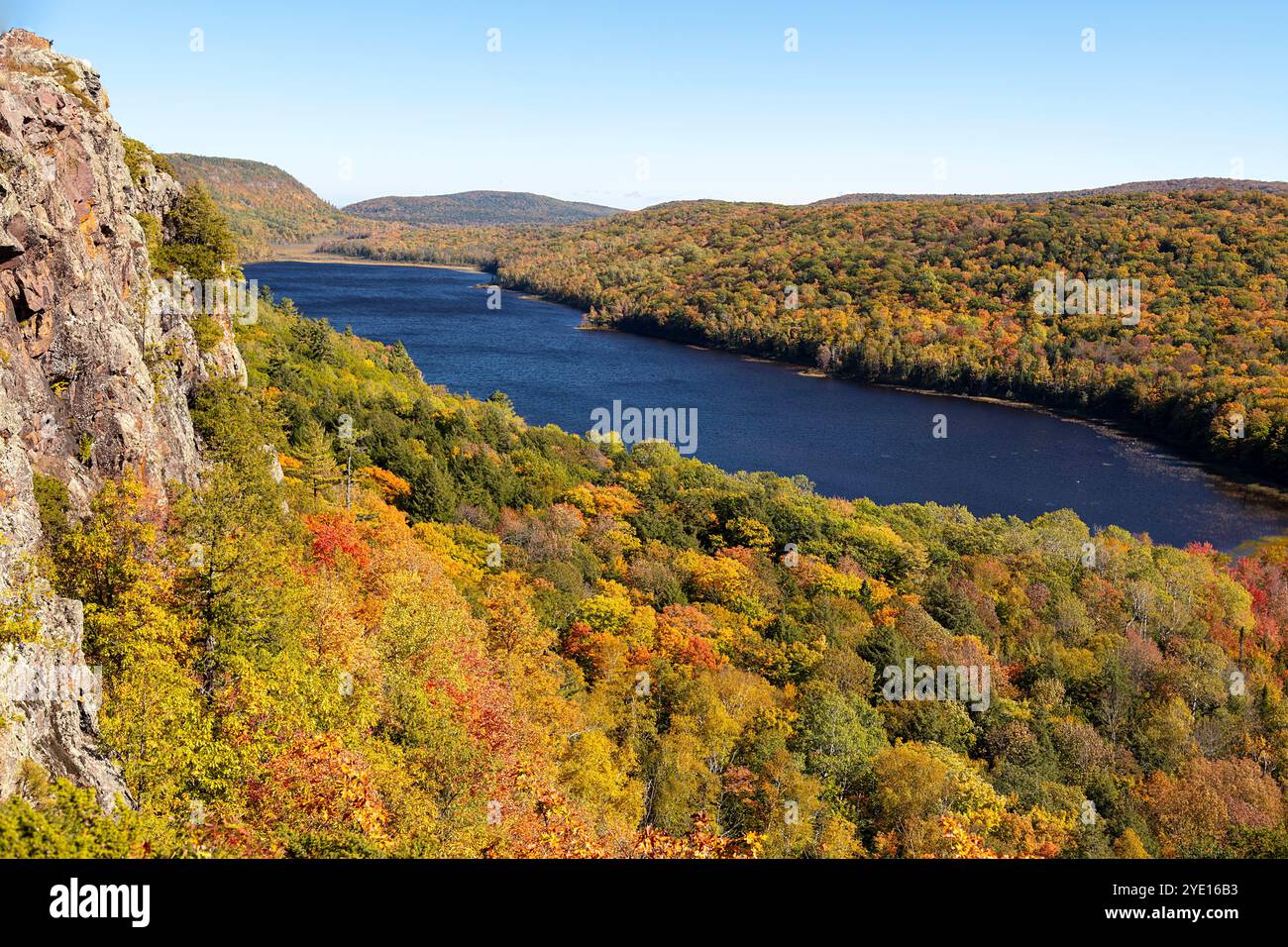 Lake of the Clouds, Porcupine Mountains Wilderness State Park, Upper Peninsula, automne, Michigan, États-Unis par James d Coppinger/Dembinsky photo Assoc Banque D'Images