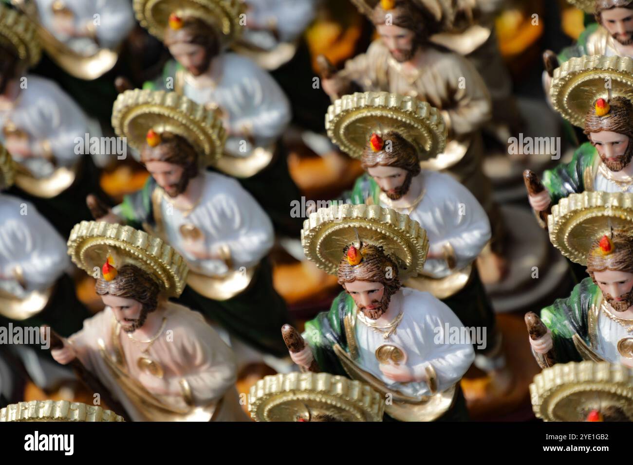 Mexico, Mexique. 28 octobre 2024. Des images de Saint Jude Thaddeus sont vues à l'extérieur de l'église de San Hipolito lors de la fête de Saint Jude Thaddeus. Le 28 octobre 2024 à Mecxico City, Mexique. (Photo de Ian Robles/ crédit : Eyepix Group/Alamy Live News Banque D'Images Mexico, Mexique. 28 octobre 2024. Des images de Saint Jude Thaddeus sont vues à l'extérieur de l'église de San Hipolito lors de la fête de Saint Jude Thaddeus. Le 28 octobre 2024 à Mecxico City, Mexique. (Photo de Ian Robles/ crédit : Eyepix Group/Alamy Live News Banque D'Images