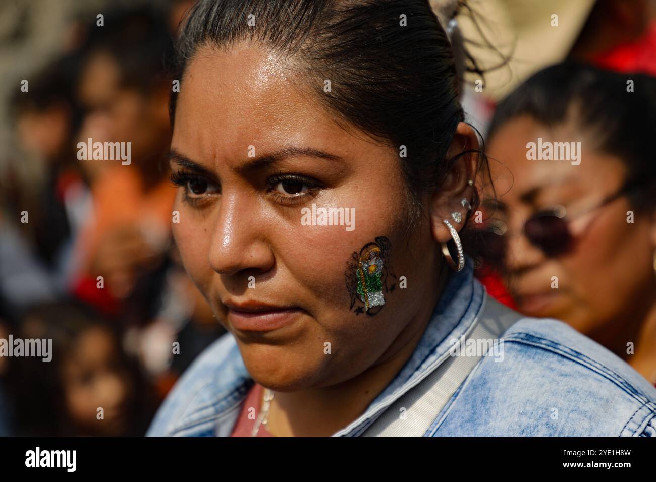 Un dévot du Saint créé Jude Thaddeus, fréquente l'église de San Hipolito pour bénir les images et rendre grâce pour les faveurs accordées. Le 28 octobre 2024 à Mecxico City, Mexique. (Crédit image : © Ian Robles/eyepix via ZUMA Press Wire) USAGE ÉDITORIAL SEULEMENT! Non destiné à UN USAGE commercial ! Banque D'Images Un dévot du Saint créé Jude Thaddeus, fréquente l'église de San Hipolito pour bénir les images et rendre grâce pour les faveurs accordées. Le 28 octobre 2024 à Mecxico City, Mexique. (Crédit image : © Ian Robles/eyepix via ZUMA Press Wire) USAGE ÉDITORIAL SEULEMENT! Non destiné à UN USAGE commercial ! Banque D'Images