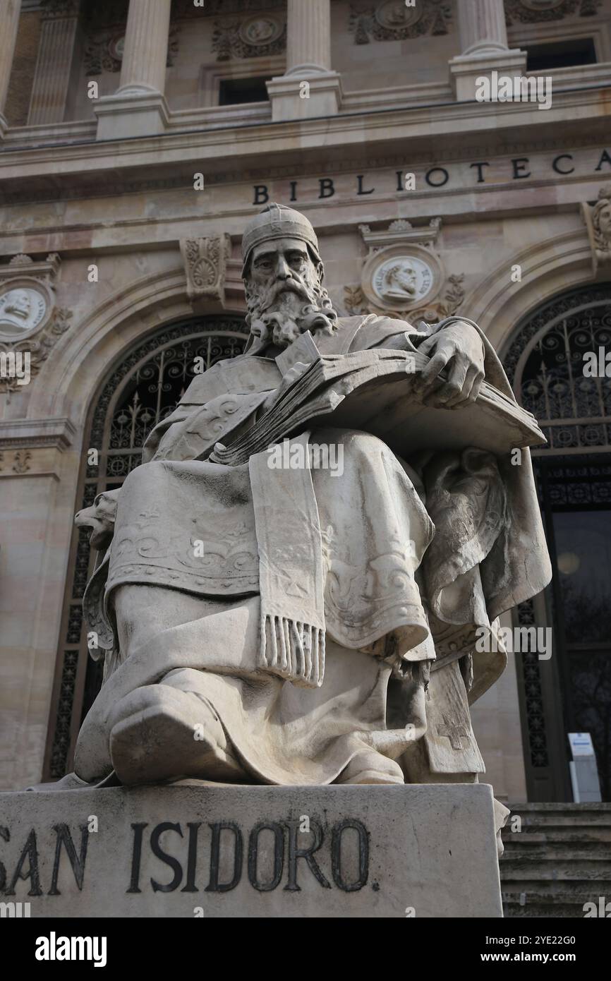 Statue d'Isidore de Séville (v. 560-636). Madrid. Auteur José Alcoverro, 1892. Banque D'Images