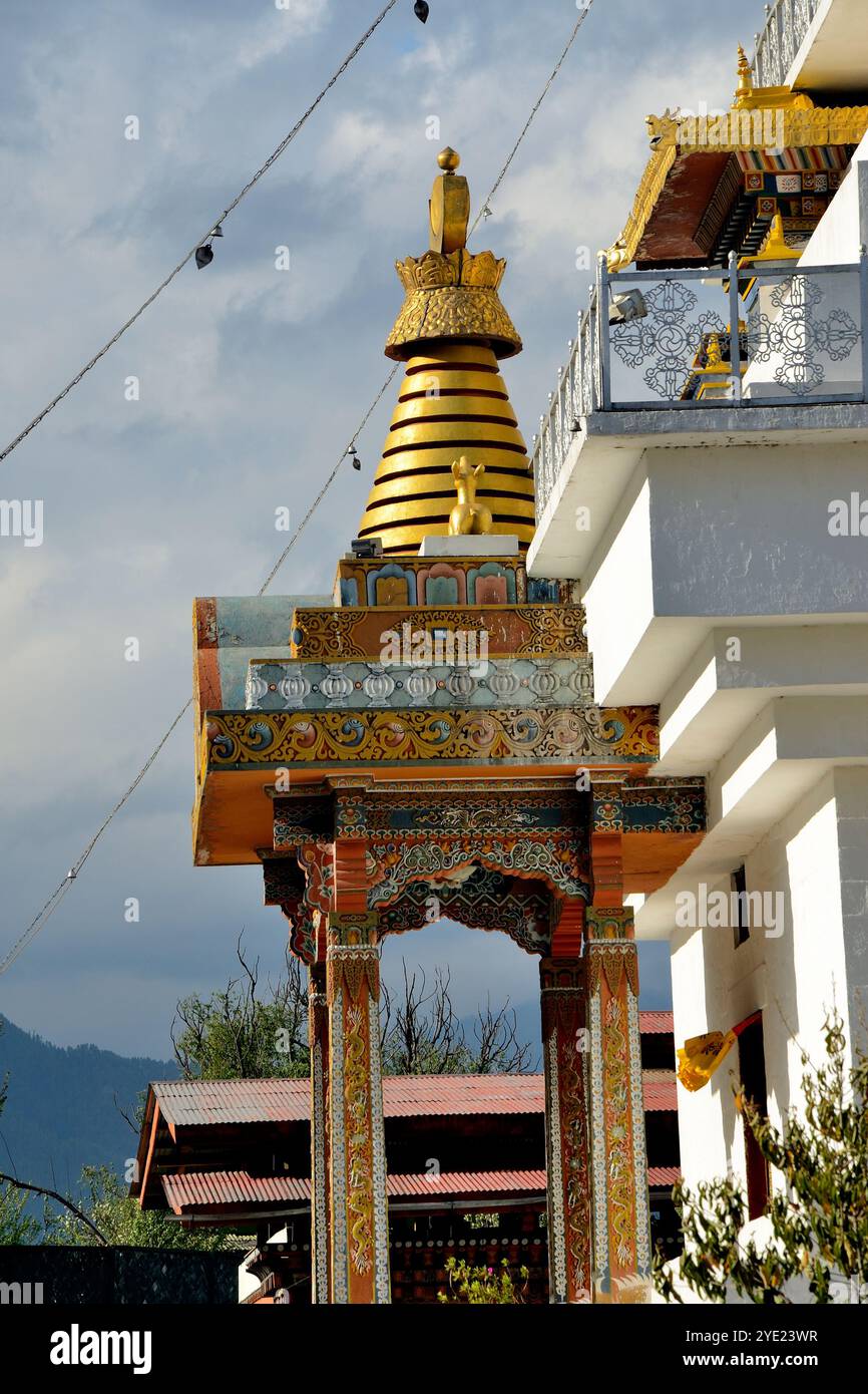 Vue partielle du Mémorial national Chorten, construit en 1974 pour honorer le 3ème roi du Bhoutan, Jigme Dorji Wangchuck, Thimphu, Bhoutan Banque D'Images