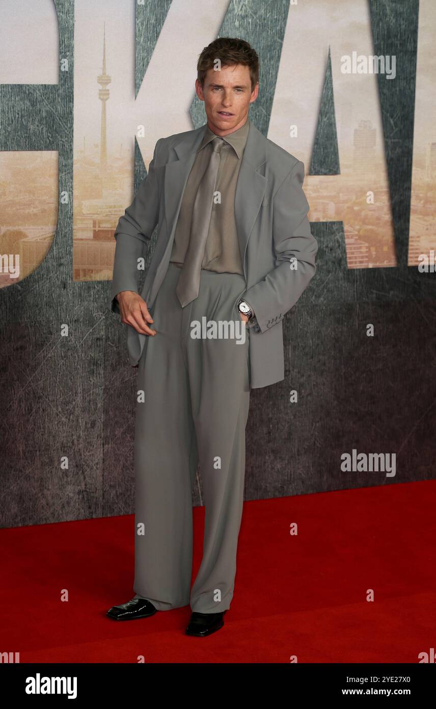 Eddie Redmayne assiste à la première britannique de 'The Day of the Jackal' au Queen Elizabeth Hall à Londres, en Angleterre. Banque D'Images