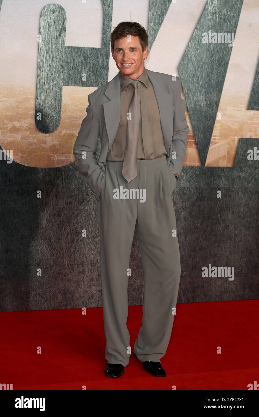 Eddie Redmayne assiste à la première britannique de 'The Day of the Jackal' au Queen Elizabeth Hall à Londres, en Angleterre. Banque D'Images