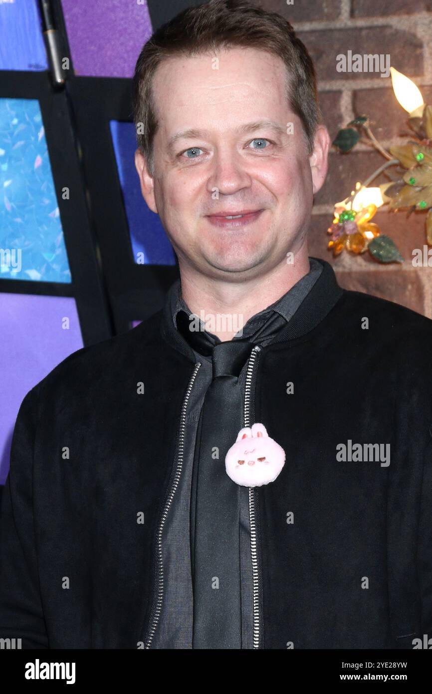 Los Angeles, États-Unis. 28, octobre 2024. De gauche à droite, Jason Earles au Wizards Beyond Waverly place Premiere Red Carpet. Crédit : Kathy Hutchins / Alamy Live News Banque D'Images