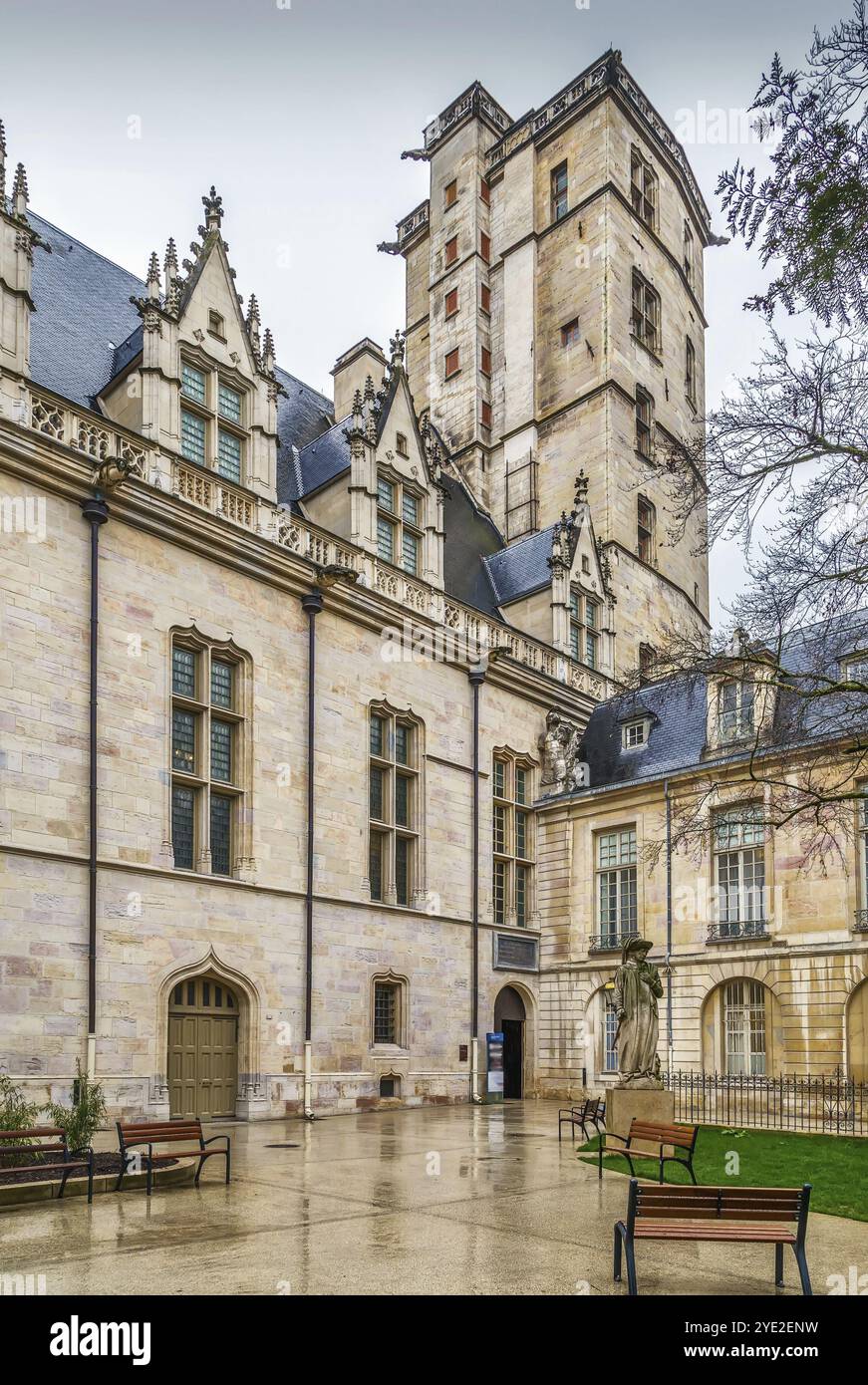 Palais des ducs de Bourgogne est situé dans le centre de la ville de Dijon, en France. tour de Philippe le bon Banque D'Images