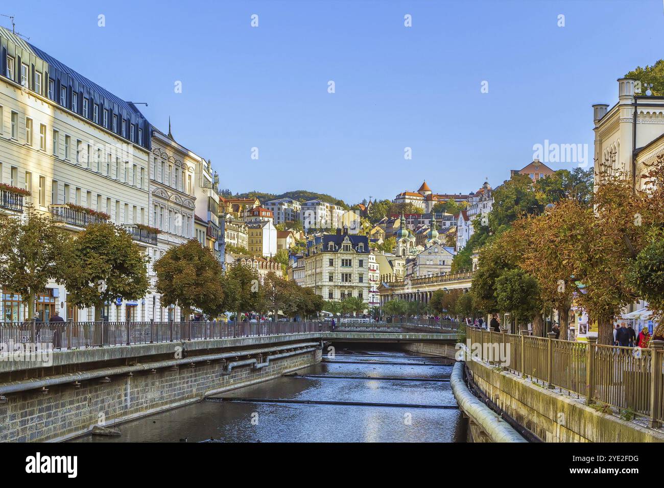 Rive de la rivière Tepla à Karlovy Vary, République tchèque Banque D'Images