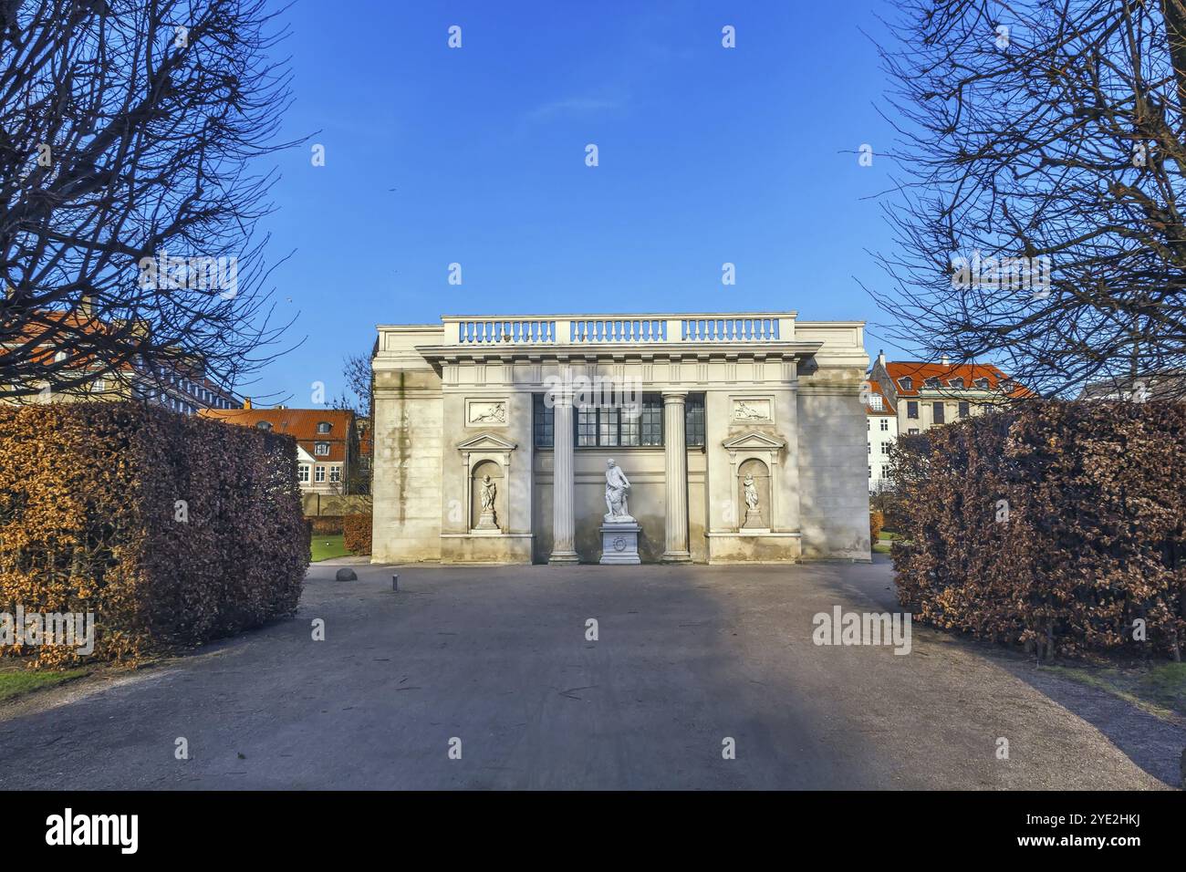 Pavillon avec sculpture dans le jardin du Palais Rosenborg à Copenhague, Danemark, Europe Banque D'Images