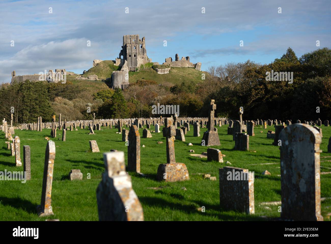 Les ruines de Corfe Castle dans le Dorset, UK Banque D'Images