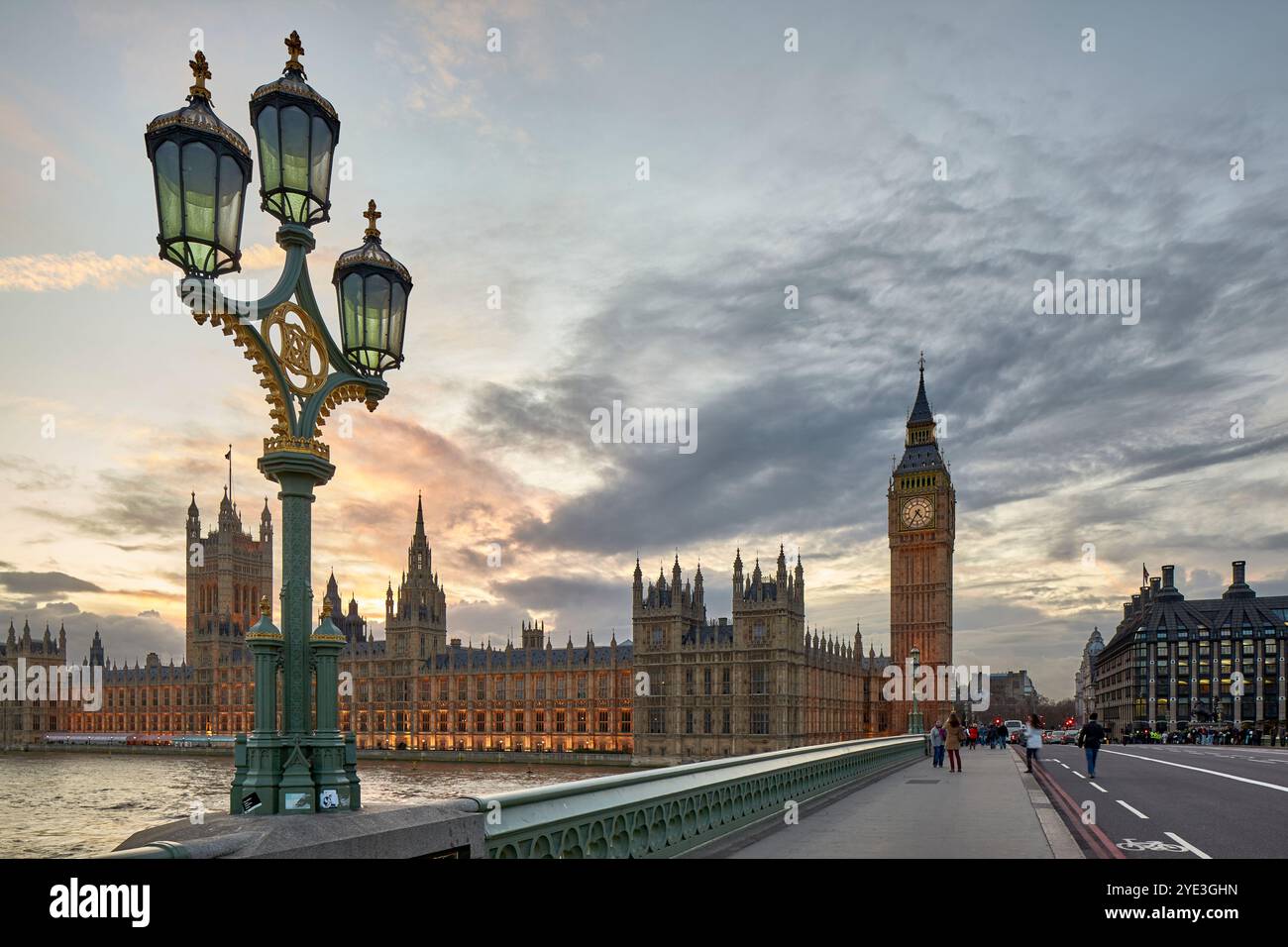 Chambres du Parlement vues depuis Westminster Bridge, Londres, Royaume-Uni. Banque D'Images