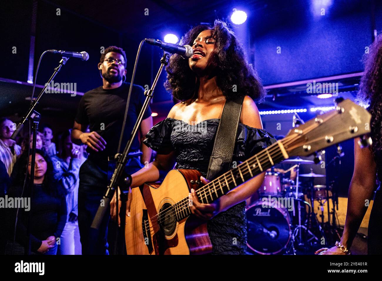 Danemark, Copenhague. 28 octobre 2024. Le groupe américain Infinity Song donne un concert live à VEGA à Copenhague. Banque D'Images