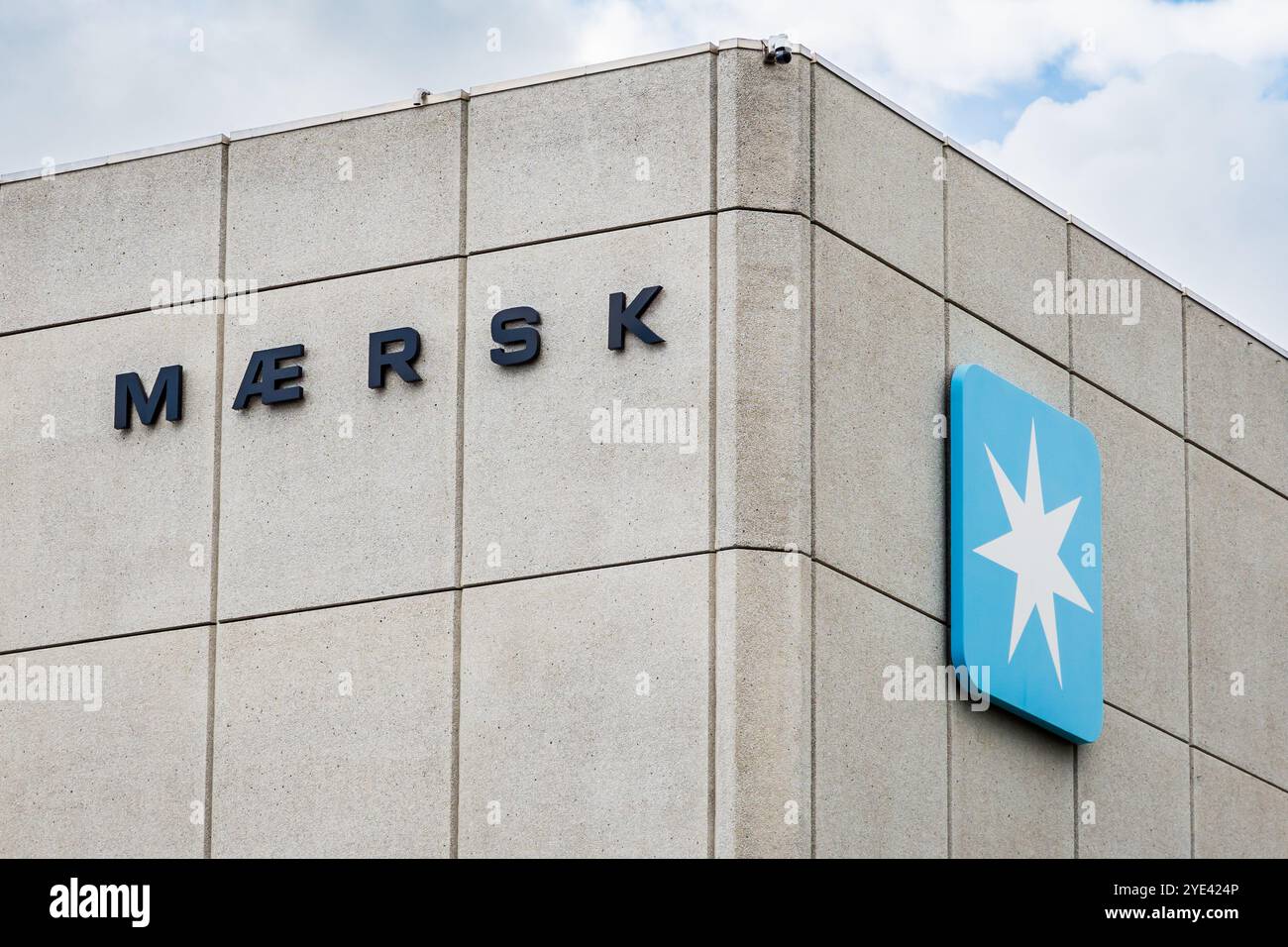 Gros plan du logo et du signe de Maersk, une société danoise de transport et de logistique, sur le pignon de son siège social à Copenhague, au Danemark. Banque D'Images
