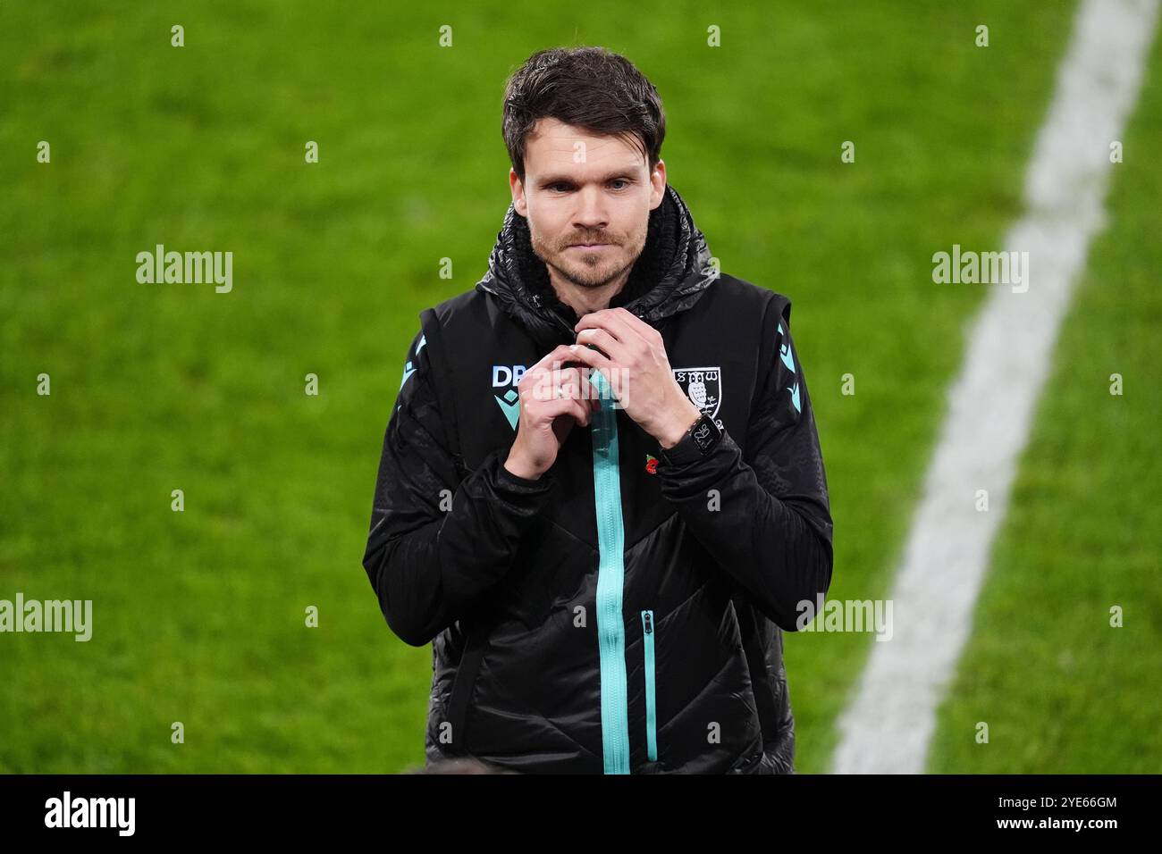 Le manager de Sheffield Wednesday, Danny Rohl, réagit après le match de quatrième tour de la Carabao Cup au Gtech Community Stadium, à Londres. Date de la photo : mardi 29 octobre 2024. Banque D'Images