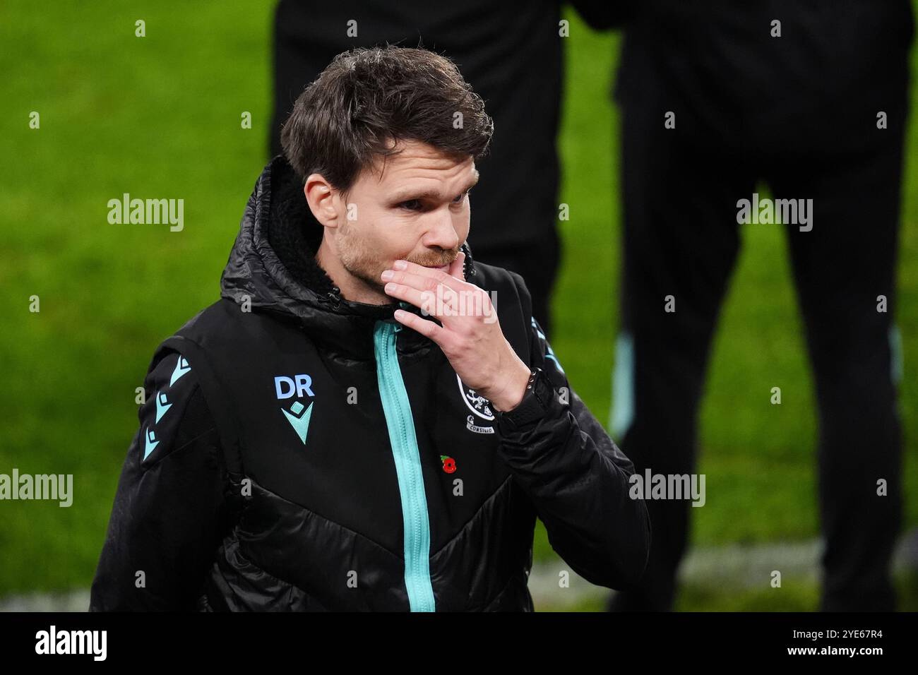 Le manager de Sheffield Wednesday, Danny Rohl, réagit dans le tir au penalty lors du match de quatrième tour de la Carabao Cup au Gtech Community Stadium de Londres. Date de la photo : mardi 29 octobre 2024. Banque D'Images
