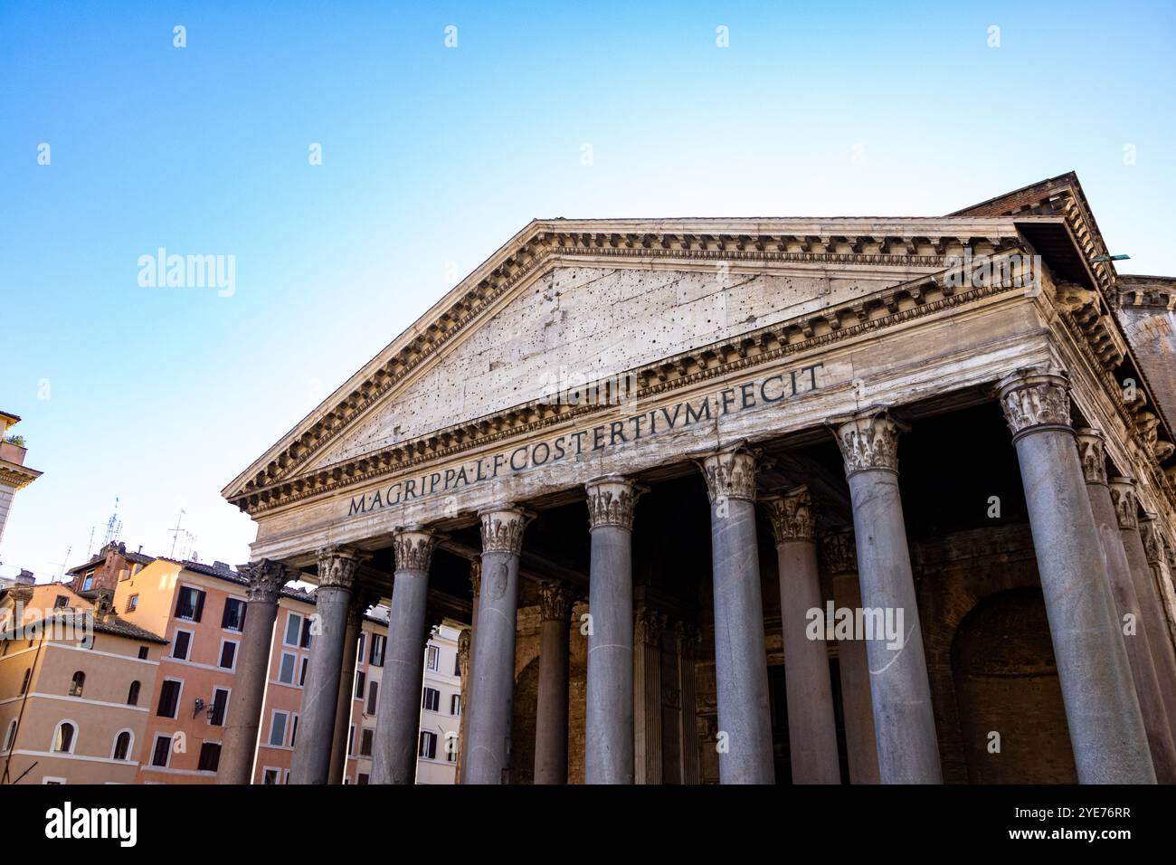 Pantheon a Roma durante una giornata di sole Banque D'Images