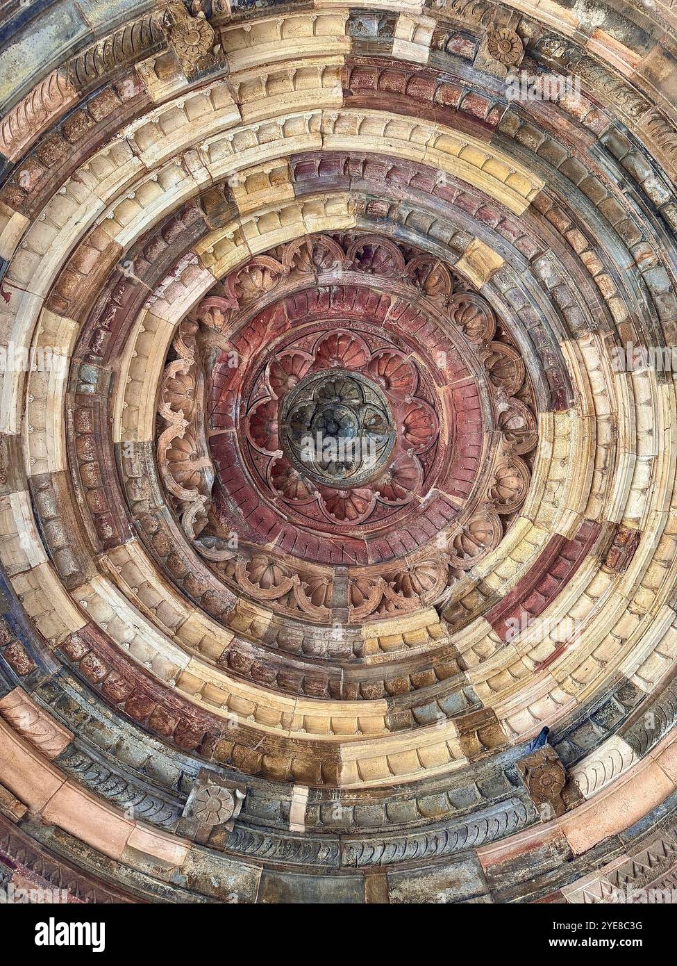 Modèle islamique , Qutub minar , Delhi , Inde Banque D'Images