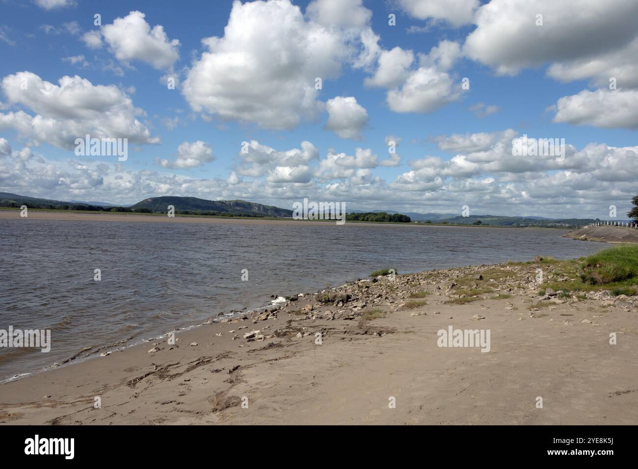 La rivière Kent à Sandside entre Milnthorpe et Arnside Westmorland et Furness England Banque D'Images