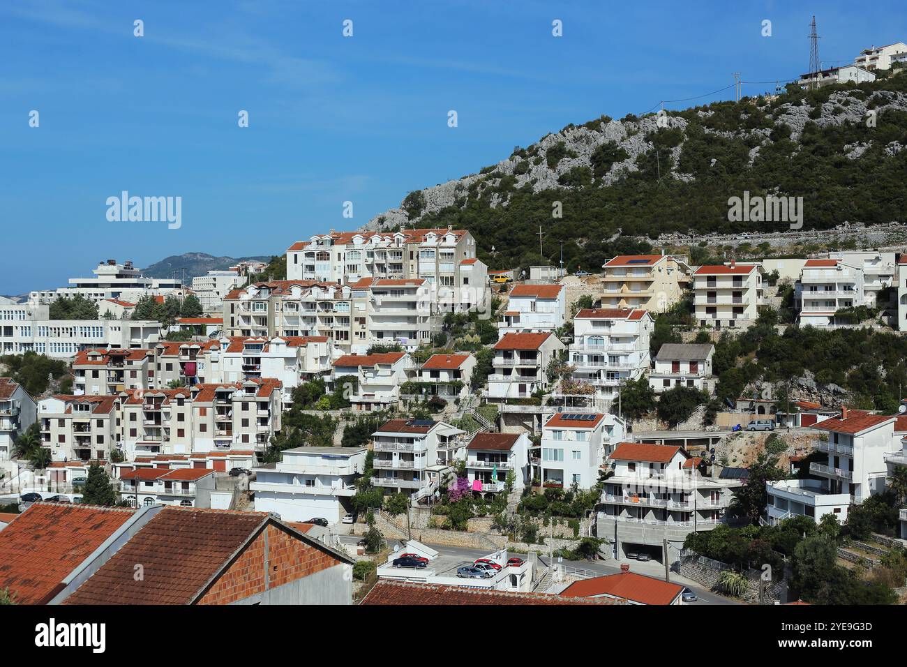 NEUM, BOSNIE-HERZÉGOVINE - 8 SEPTEMBRE 2016 : il s'agit d'un développement moderne d'une ville balnéaire bosniaque. Banque D'Images