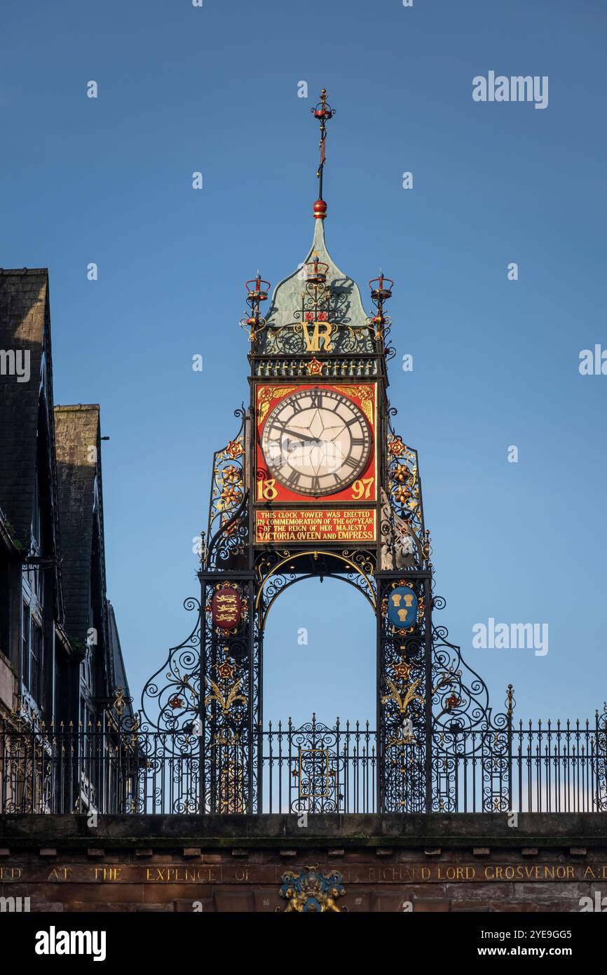 L'horloge Eastgate sur les murs de la ville, Eastgate Street, Chester, Cheshire, Angleterre, ROYAUME-UNI Banque D'Images