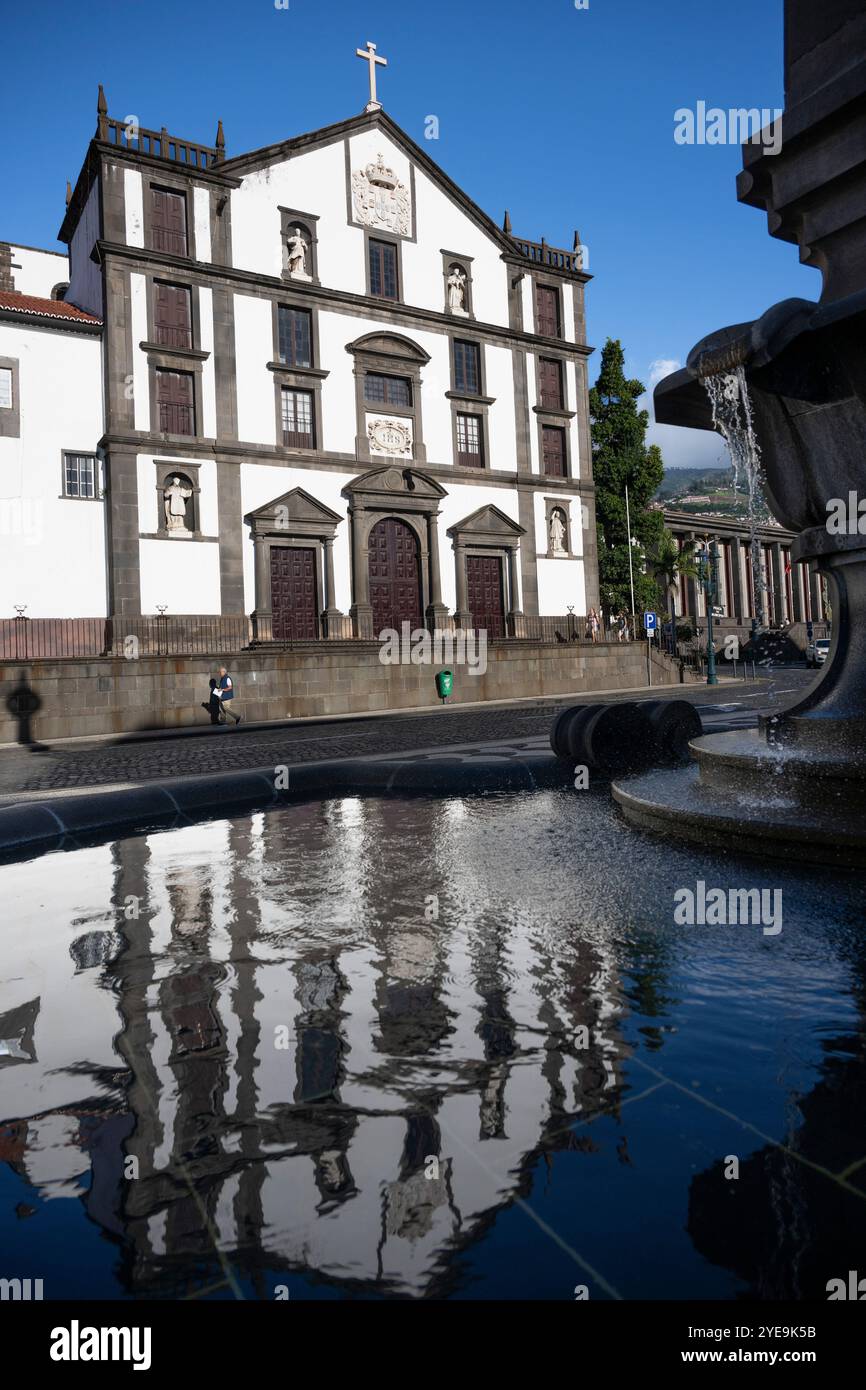 Église Saint-Jean L'évangéliste du Collège de Funchal dans la ville côtière de Funchal sur l'île de Madère, Portugal Banque D'Images