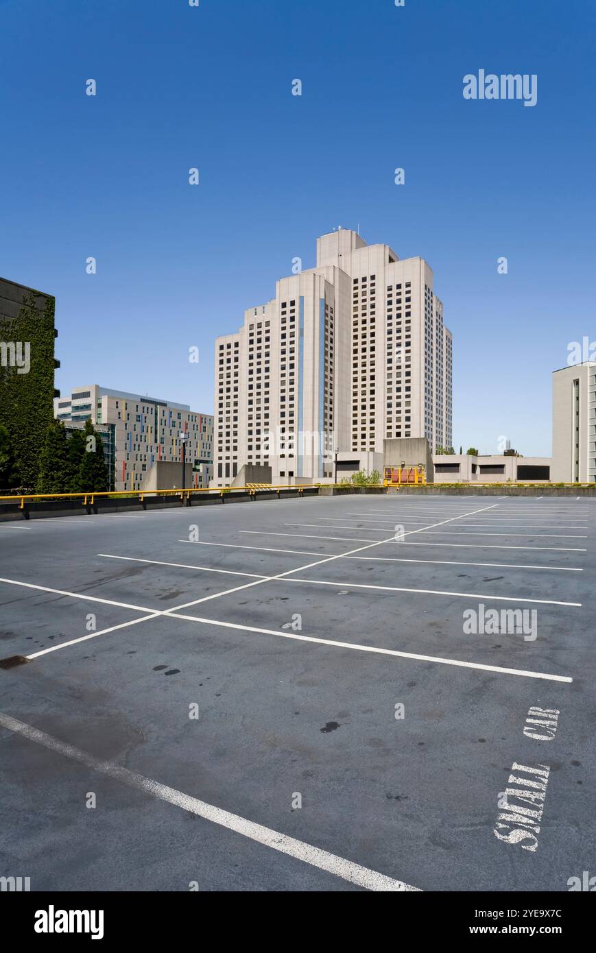 Stationnement d'un hôpital à Vancouver, C.-B., Canada ; Vancouver, Colombie-Britannique, Canada Banque D'Images