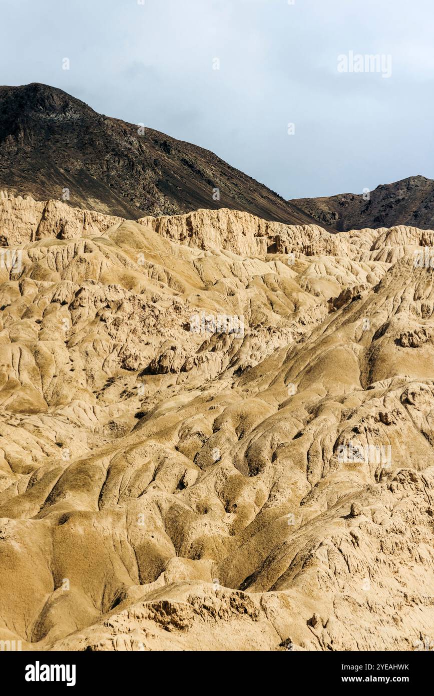 Paysage accidenté ressemblant à la surface de la lune dans 'Moon Land' Lamayuru dans le Ladakh, Inde ; Lamayuru, Ladakh, Inde Banque D'Images