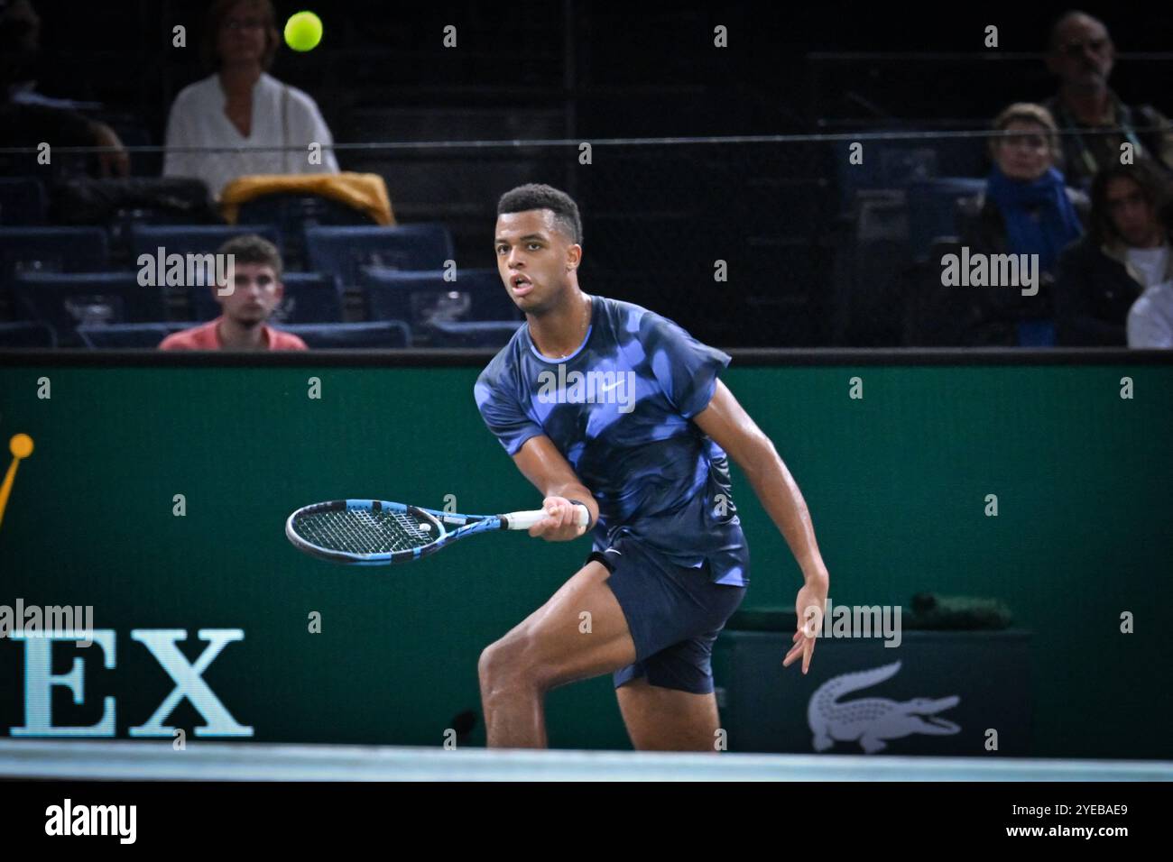 Paris, France. 30 octobre 2024. Giovanni Mpetshi Perricard, joueur de tennis français, lors de la deuxième manche du Rolex Paris Masters à Bercy, Paris, France, le 30 octobre 2024. Photo de Tomas Stevens/ABACAPRESS. COM Credit : Abaca Press/Alamy Live News Banque D'Images