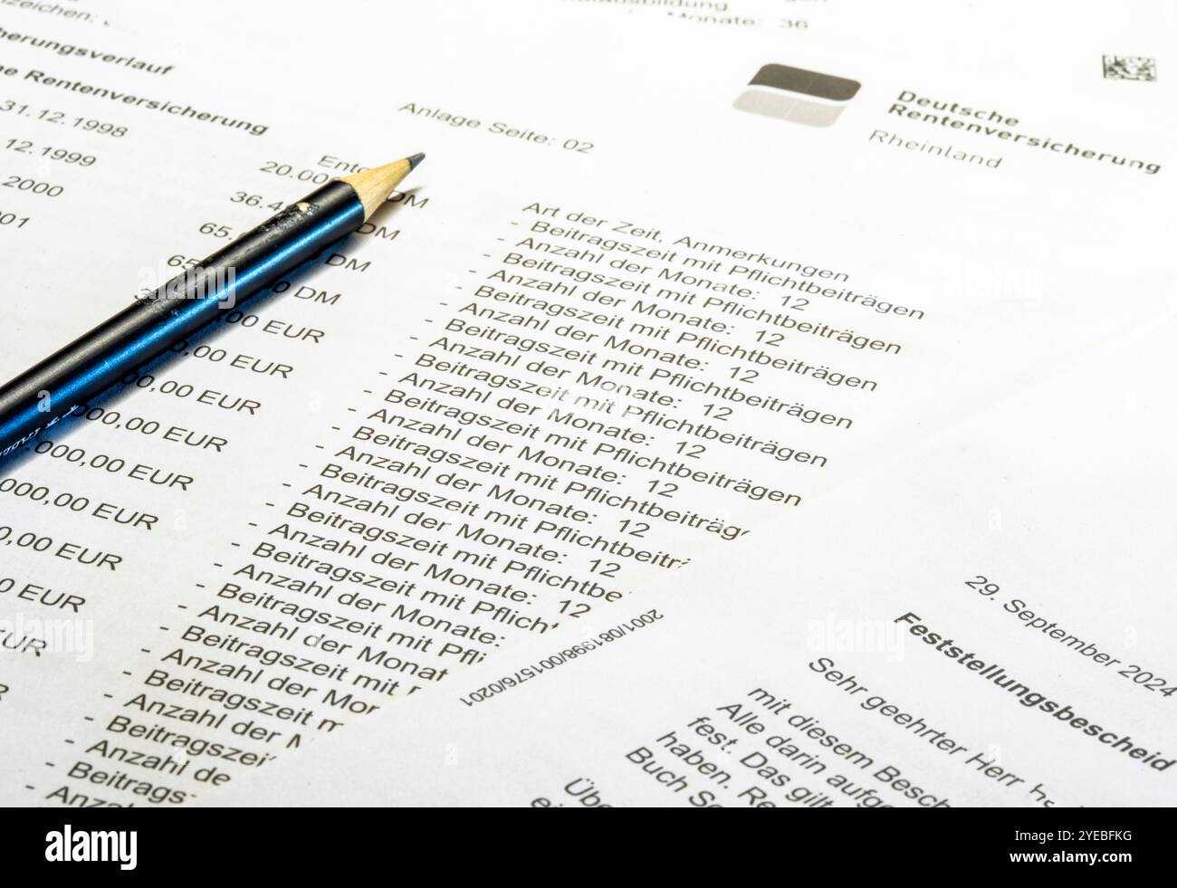 Image symbolique pension, informations sur la pension, avis d'évaluation sur les cotisations versées à l'assurance pension légale et pension attendue sur REAC Banque D'Images