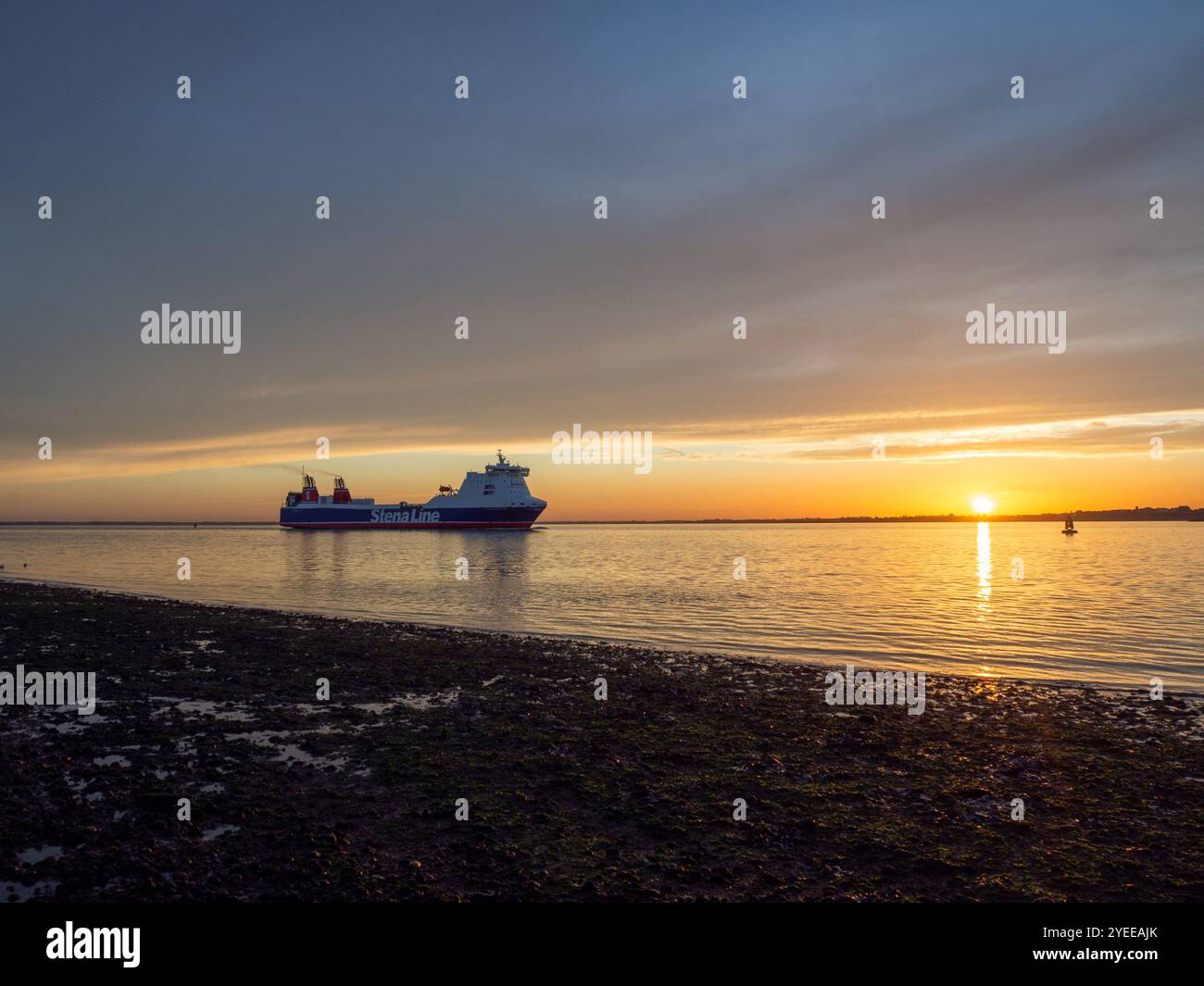 Stena Foreteller arrive à Felixstowe. Traverser Harwich Haven Banque D'Images