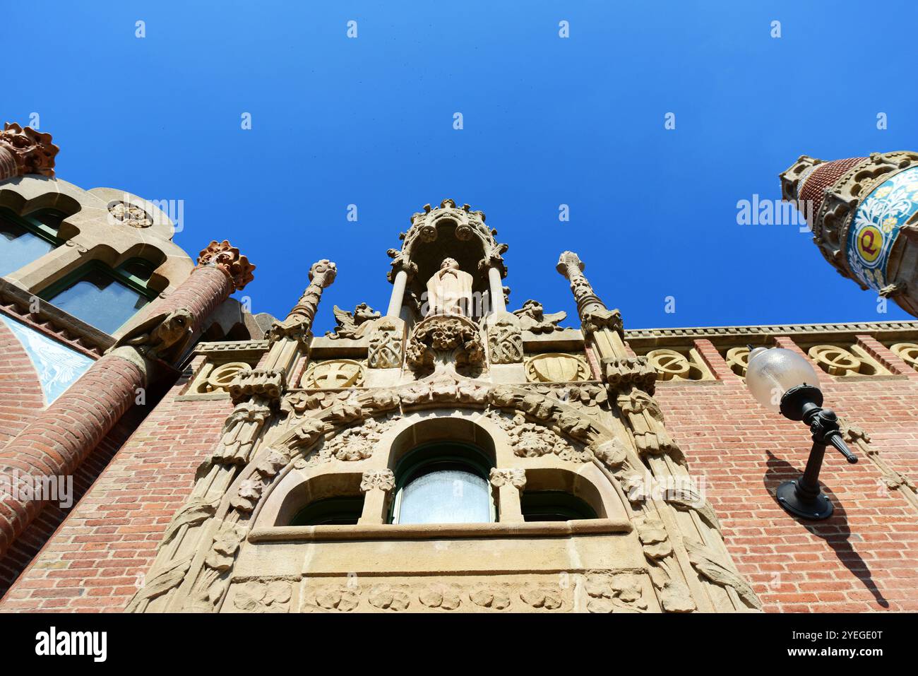 Belles décorations de bâtiments au complexe hospitalier Sant Pau à Barcelone, Espagne. Banque D'Images