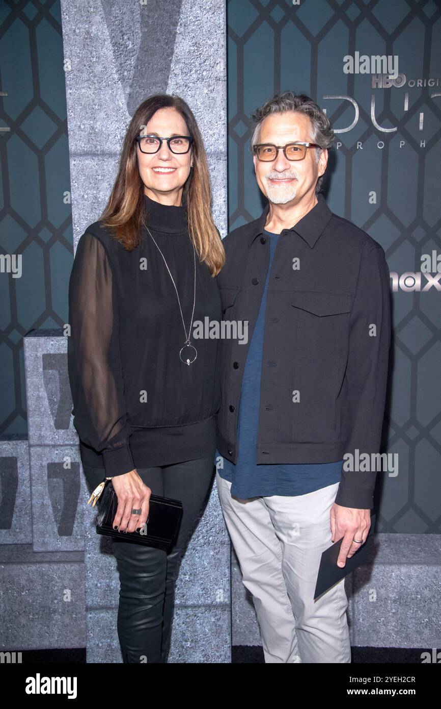 New York, États-Unis. 30 octobre 2024. NEW YORK, NEW YORK - OCTOBRE 30 : mari-JO Winkler et Eddy Loffreda assistent à la première mondiale de 'Dune : Prophecy' de HBO au Jazz au Lincoln Center le 30 octobre 2024 à New York. Crédit : Ron Adar/Alamy Live News Banque D'Images