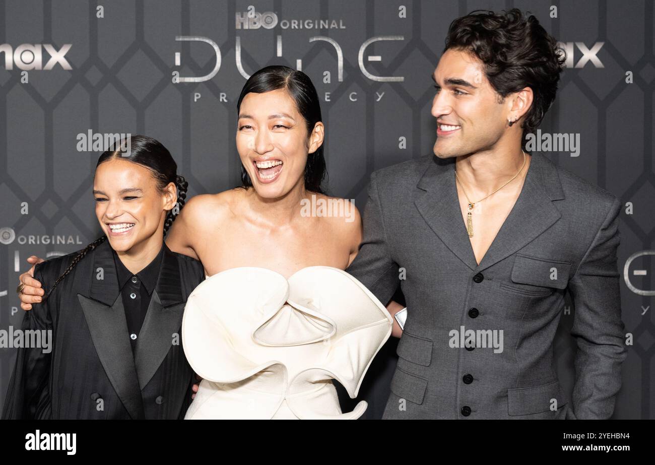 New York, NY, États-Unis, 30 octobre 2024 : Chloe Lea, Jihae, Josh Heuston assistent à la première de la série dramatique originale de HBO 'Dune : Prophecy' au Jazz au Lincoln Center de New York le 30 octobre 2024. Crédit : Lev Radin/Alamy Live News Banque D'Images