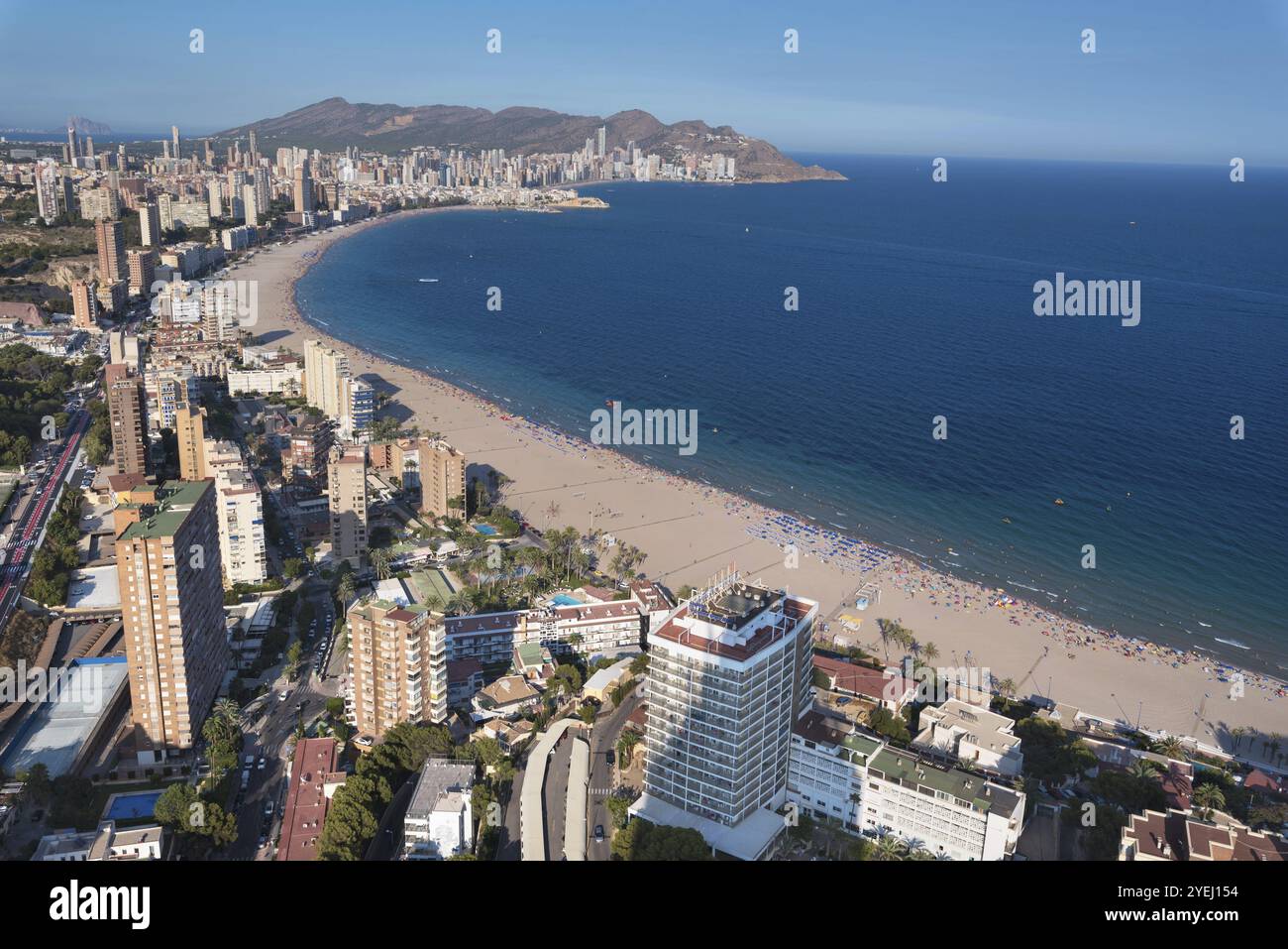 Vue aérienne de la ville de Benidorm, dans la province d'Alicante, Espagne, Europe Banque D'Images