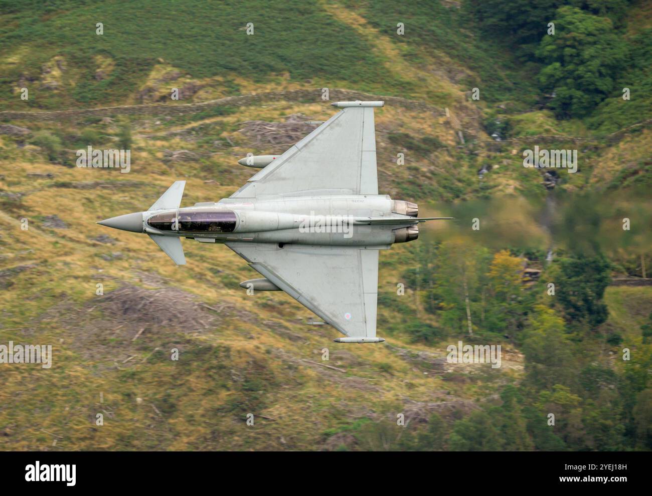 RAF Eurofighter (typhon) ZK379, faible niveau dans le Lake District Banque D'Images