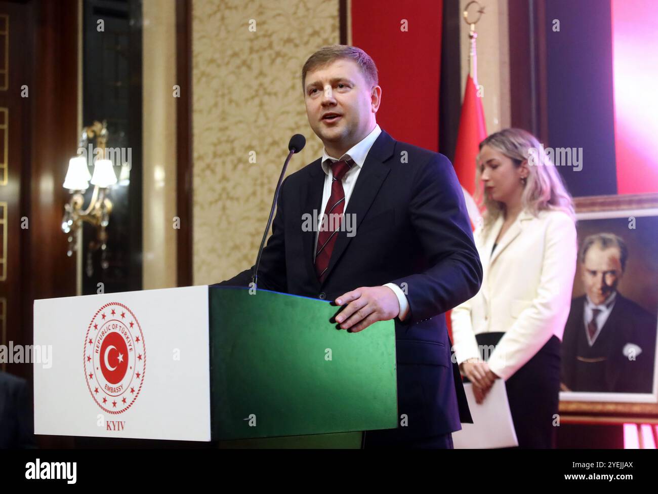 KIEV, UKRAINE - le 29 OCTOBRE 2024 - le ministre de la politique agraire et de l'alimentation de l'Ukraine, Vitalii Koval, prononce un discours lors de la réception pour célébrer le 101e anniversaire de la proclamation de la République de Turkiye, Kiev, capitale de l'Ukraine. Banque D'Images