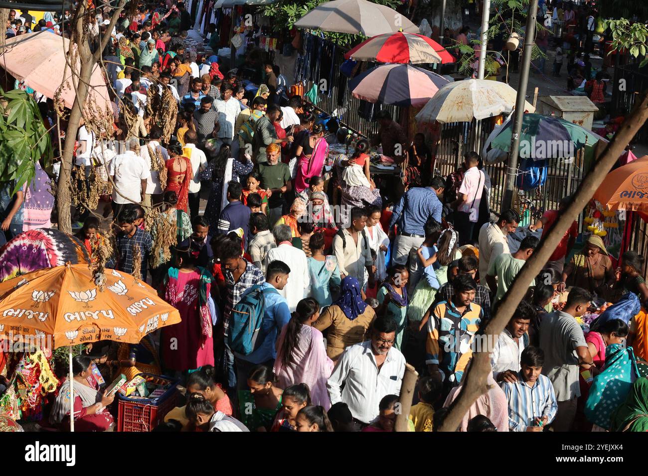 LAL Darwaja bazar à Ahmedabad, Gujarat, Inde Banque D'Images