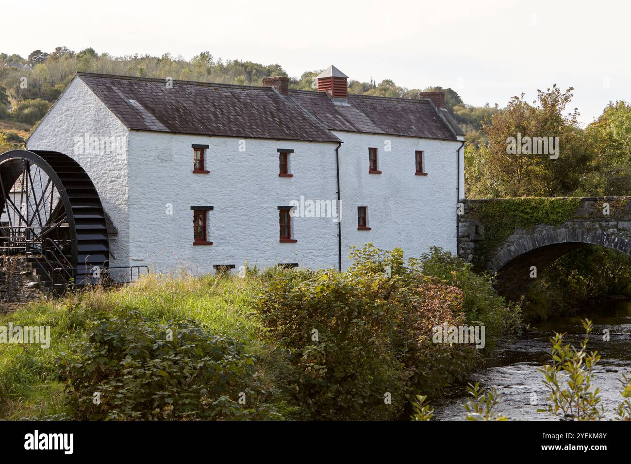 moulins à journaux moulins à maïs et à lin sur la rivière swilly, comté de donegal, république d'irlande Banque D'Images