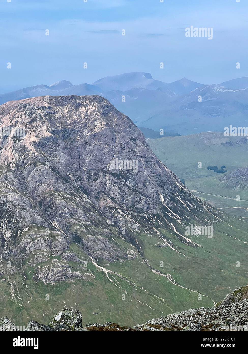 Vaste paysage de montagne dans les Highlands écossais Banque D'Images