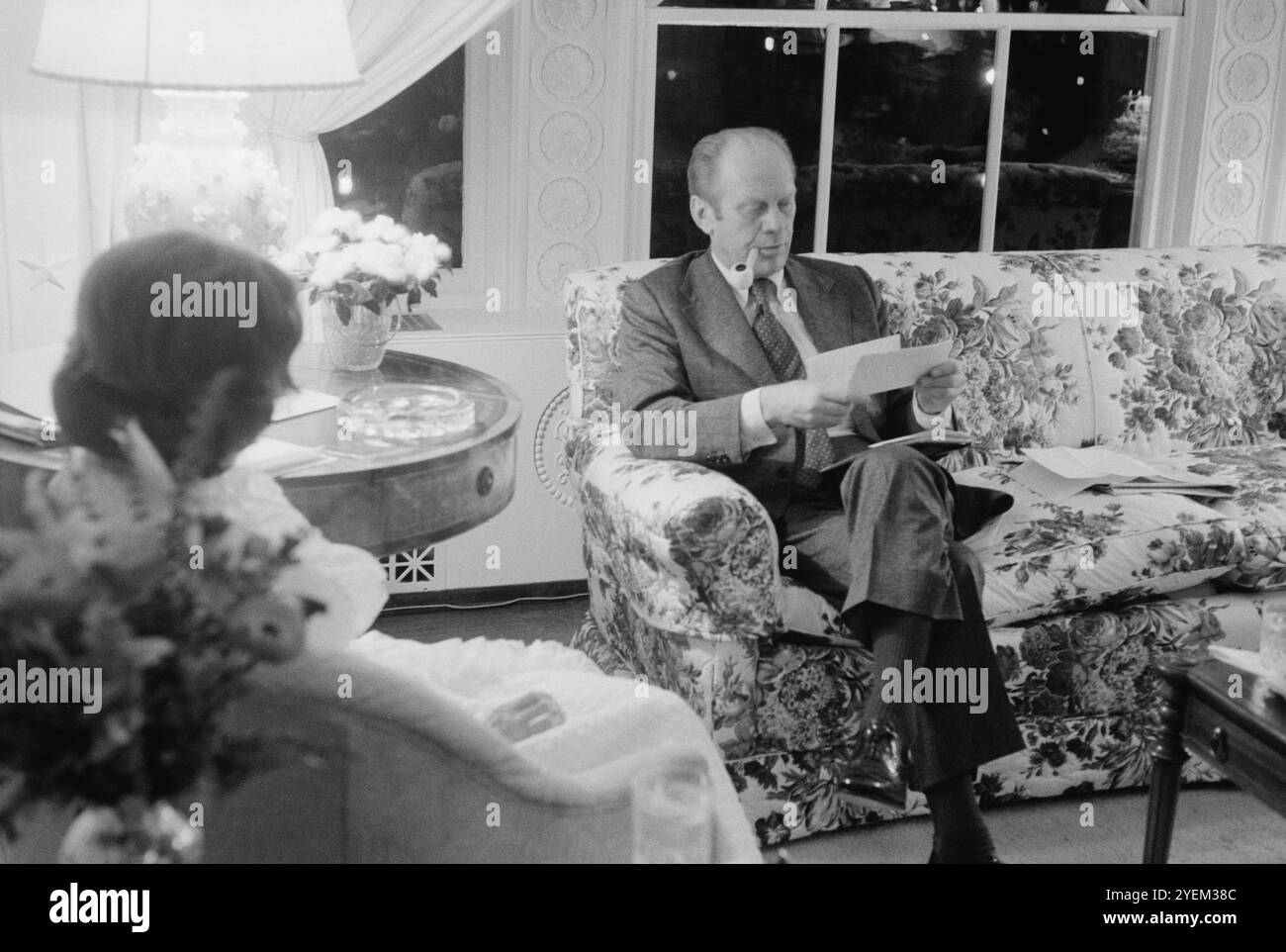 Le Président Gerald Ford et la première dame Betty Ford dans les quartiers d'habitation de la Maison Blanche, Washington, D.C. États-Unis. 6 février 1975 Banque D'Images