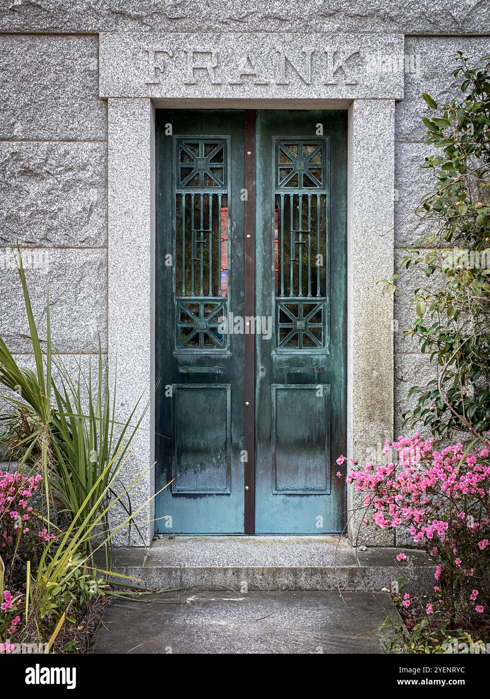 Portes de mausolée dans le cimetière Bonaventure, Savannah, Géorgie, États-Unis Banque D'Images