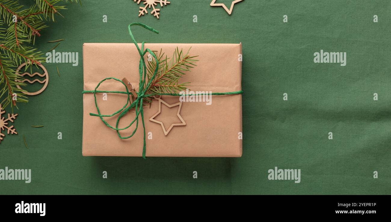 Emballage de cadeaux naturels respectueux de l'environnement de Noël zéro déchet Banque D'Images