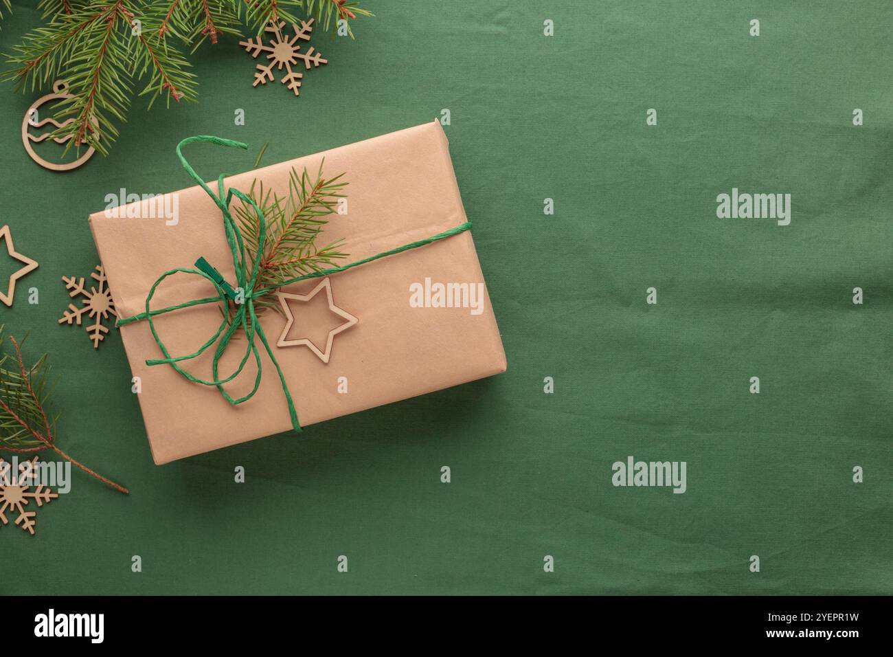 Emballage de cadeaux naturels respectueux de l'environnement de Noël zéro déchet Banque D'Images