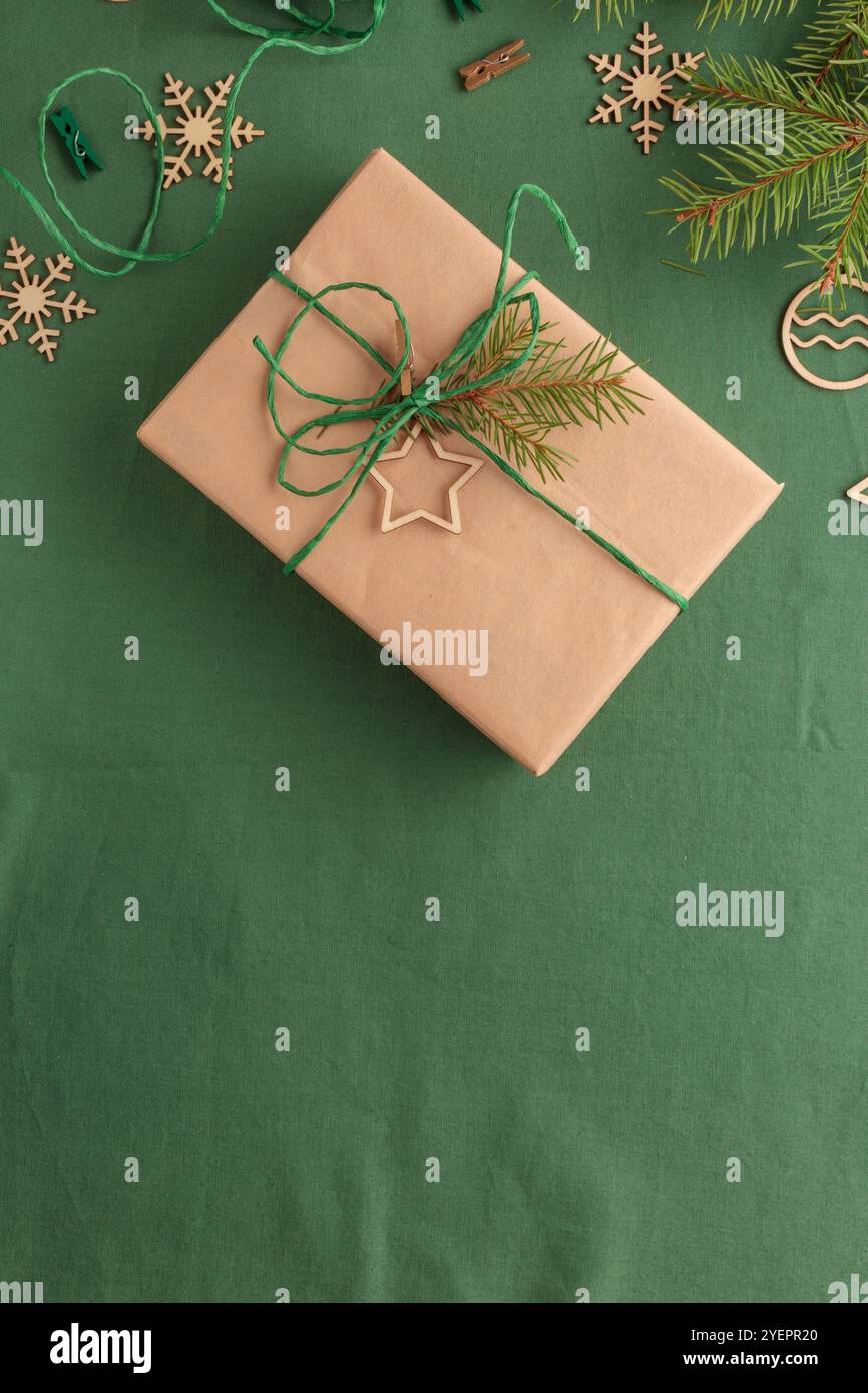 Emballage de cadeaux naturels respectueux de l'environnement de Noël zéro déchet Banque D'Images