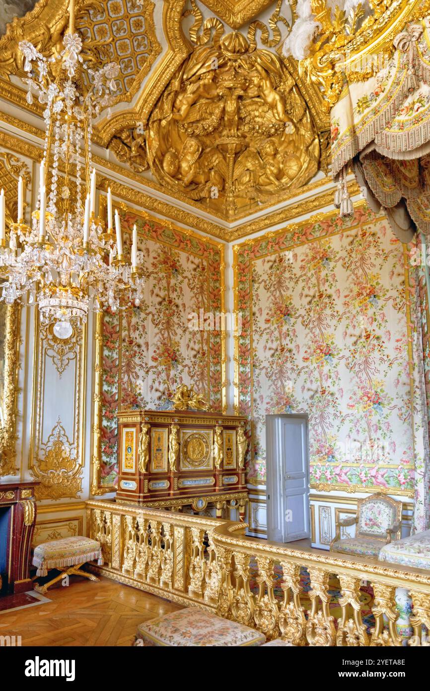 VERSAILLES FRANCE - Le 21 septembre de l'intérieur de la chambre de la reine Versailles, France le 21 septembre 2013. Versailles était un Château Royal-mos Banque D'Images