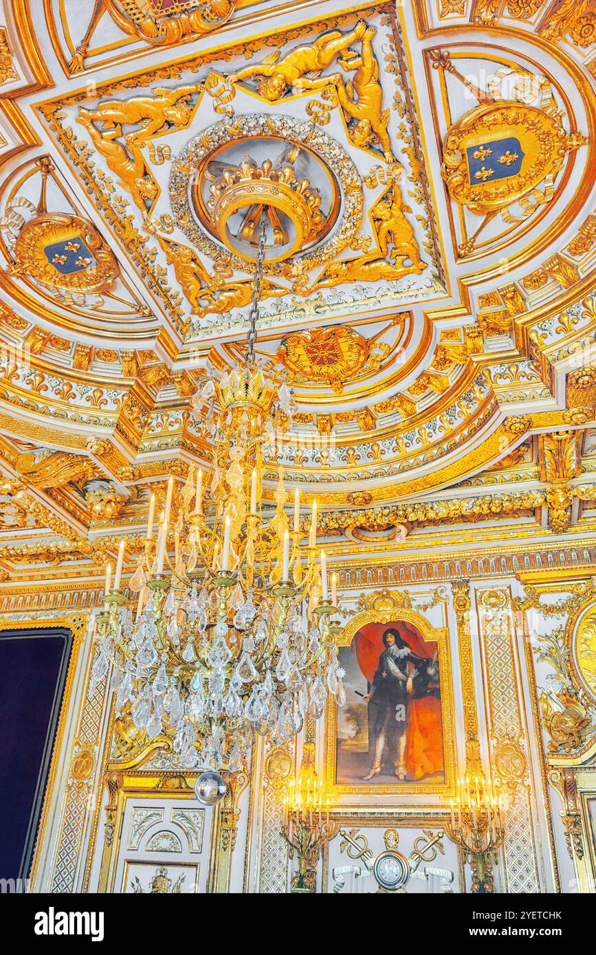 FONTAINEBLEAU, FRANCE - Juillet 09, 2016 : Fontainebleau intérieurs. La salle du trône. Château a été l'un des principaux palais des rois de France. Banque D'Images