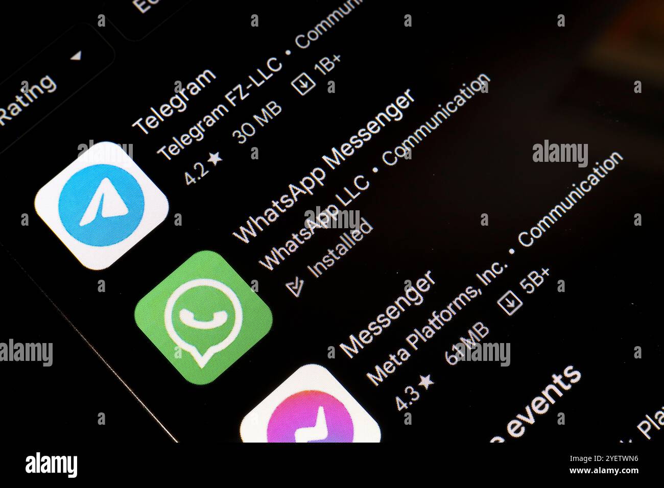 1er novembre 2024, Brésil. Dans cette illustration photo, le logo Telegram, WhatsApp et Messenger est affiché sur l'écran d'un smartphone. Banque D'Images