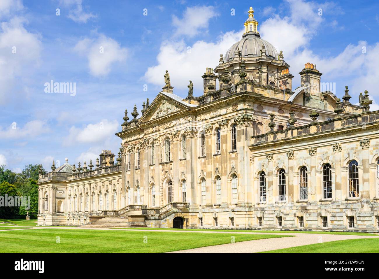 Castle Howard Yorkshire front sud - Castle Howard est une maison de campagne anglaise dans le North Yorkshire Angleterre GB Europe Banque D'Images