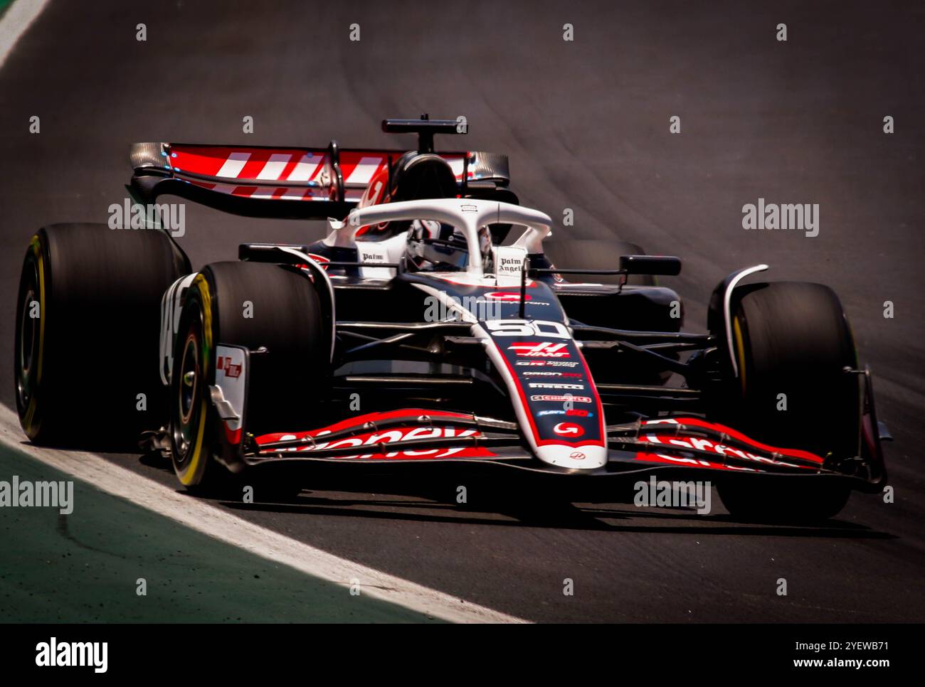 São PAULO, SP - 01.11.2024 : PRIMEIRO DIA DE Treino GP F1 DE São PAULO - il aura lieu ce vendredi (01) sur le circuit Interlagos, dans le sud de la capitale de São Paulo, la première journée d'entraînement pour le Grand Prix Lenovo de formule 1 de São Paulo 2024. Sur la photo, le pilote, Oliver Bearman, #50, HAAS (photo : Aloisio Mauricio/Fotoarena) crédit : Foto Arena LTDA/Alamy Live News Banque D'Images