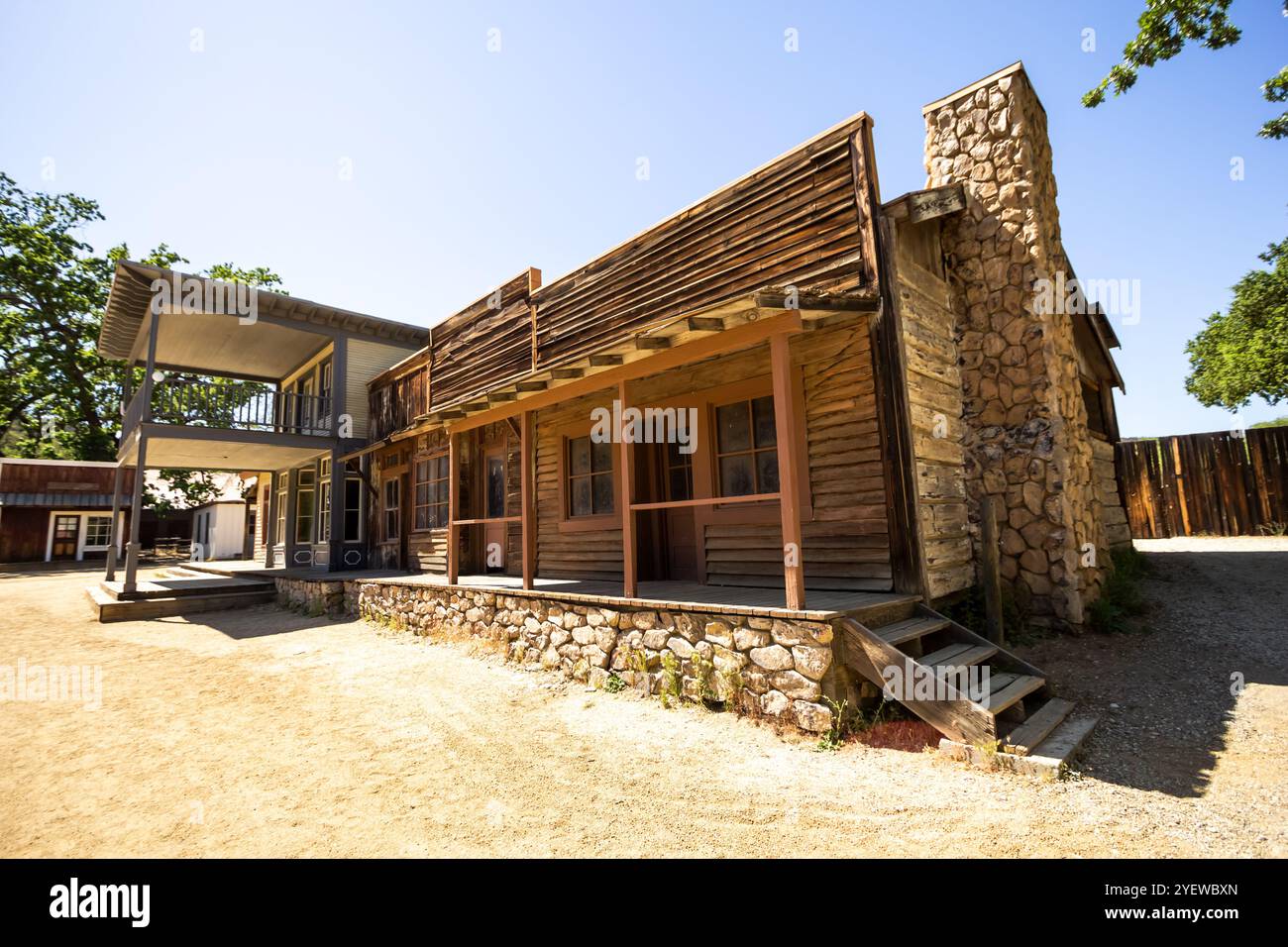 Agoura Hills, Californie, États-Unis - 05-03-2018 : vue de la façade d'un bâtiment, vue au Paramount Ranch. Banque D'Images