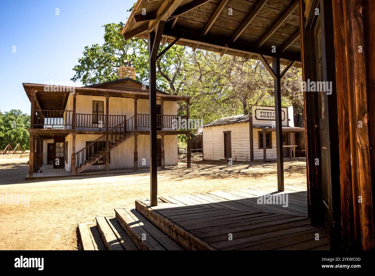 Agoura Hills, Californie, États-Unis - 05-03-2018 : vue d'une façade de ville, vue au Paramount Ranch. Banque D'Images